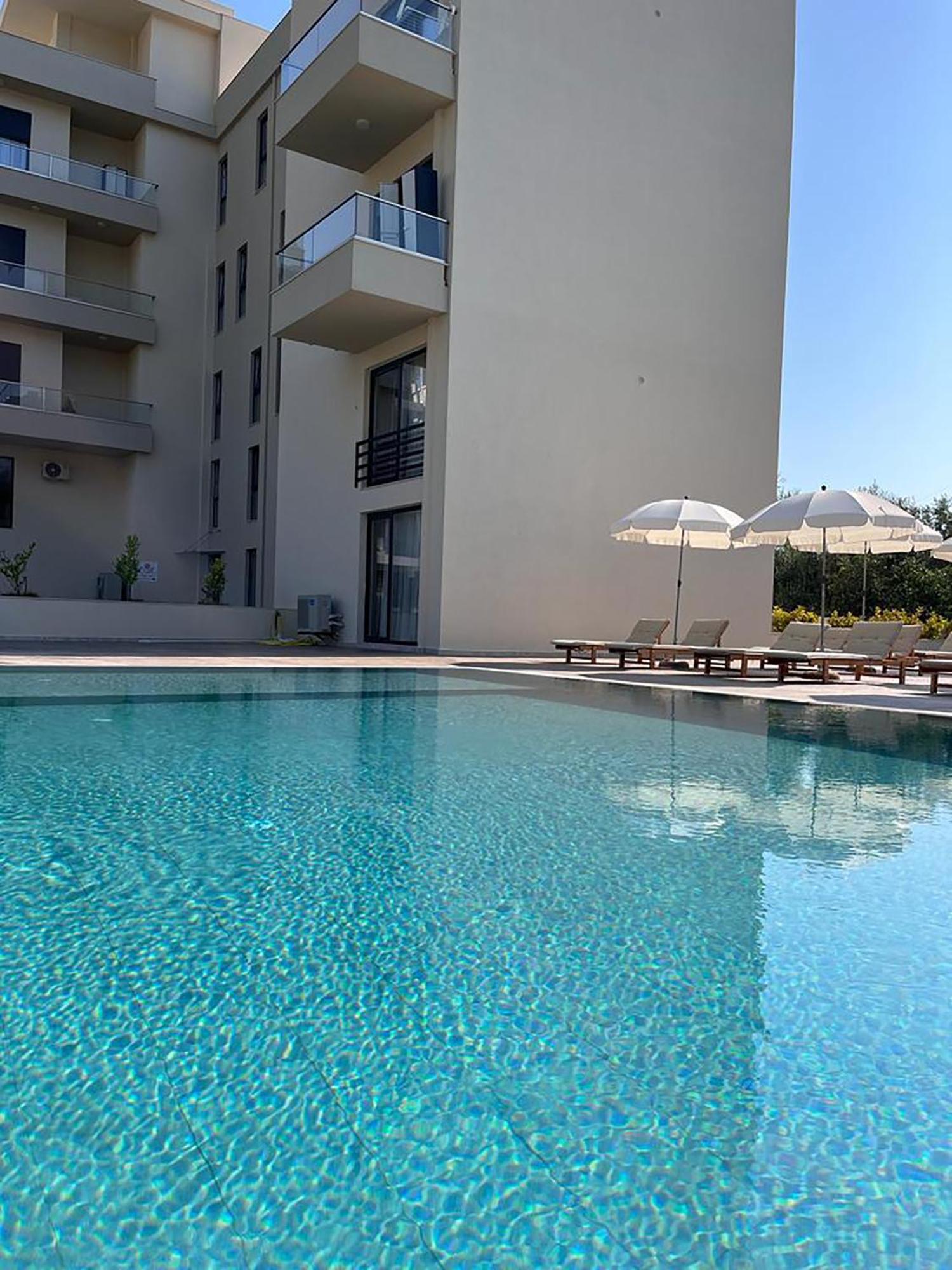 The Blue Wave Hotel Himare Buitenkant foto