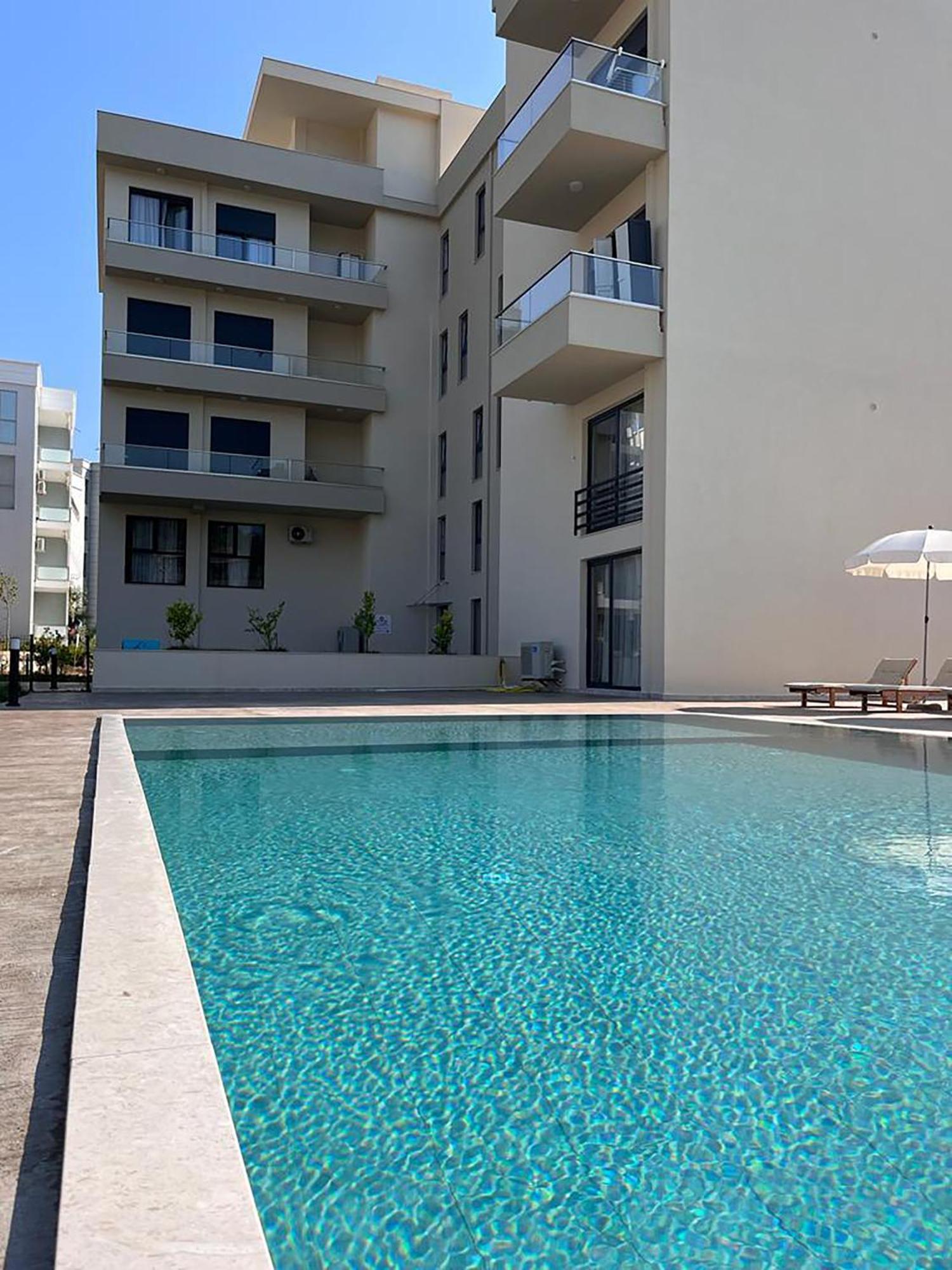 The Blue Wave Hotel Himare Buitenkant foto