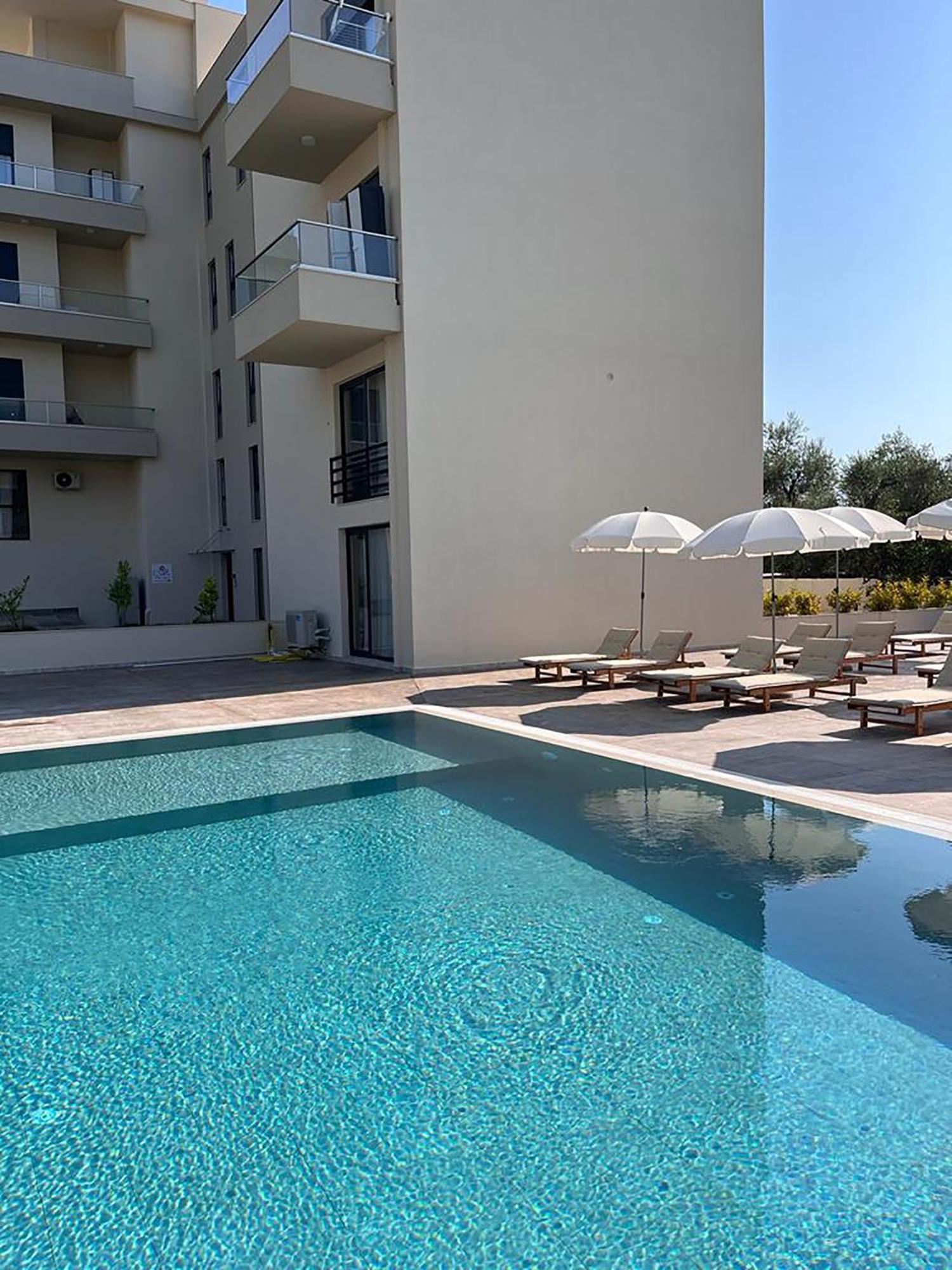 The Blue Wave Hotel Himare Buitenkant foto