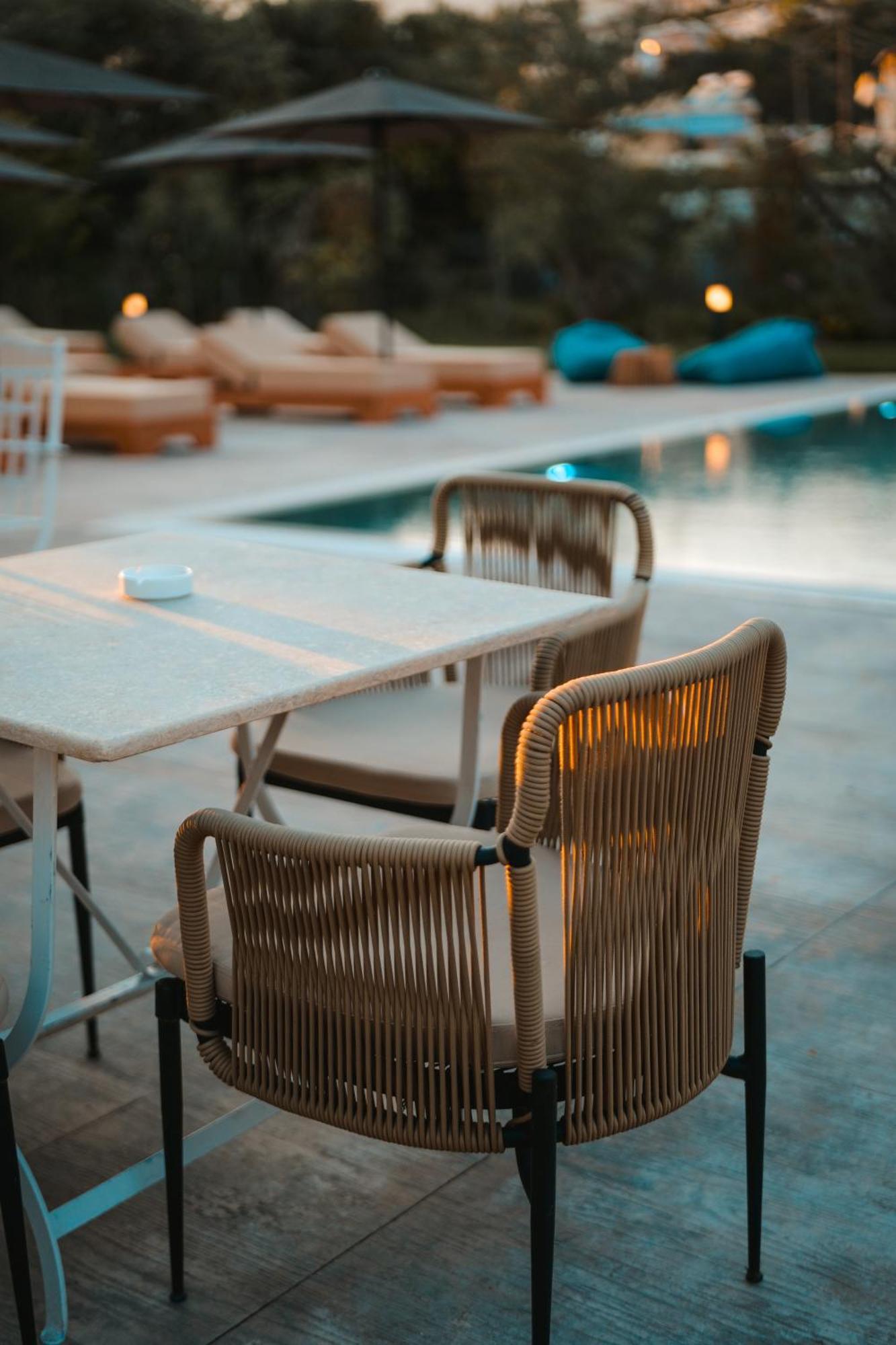 The Blue Wave Hotel Himare Buitenkant foto