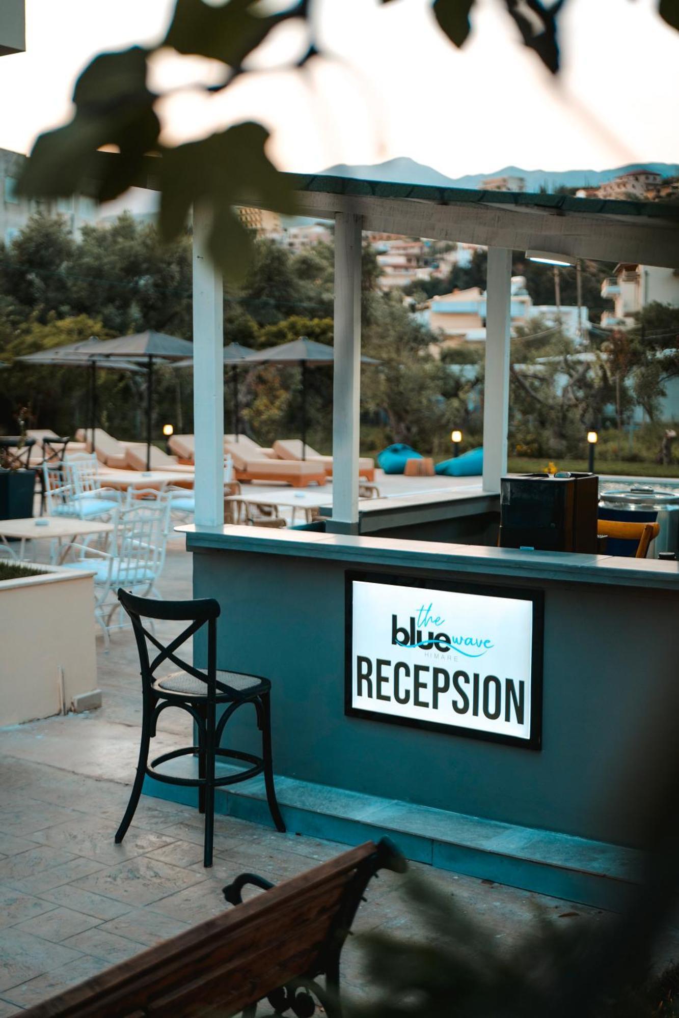 The Blue Wave Hotel Himare Buitenkant foto