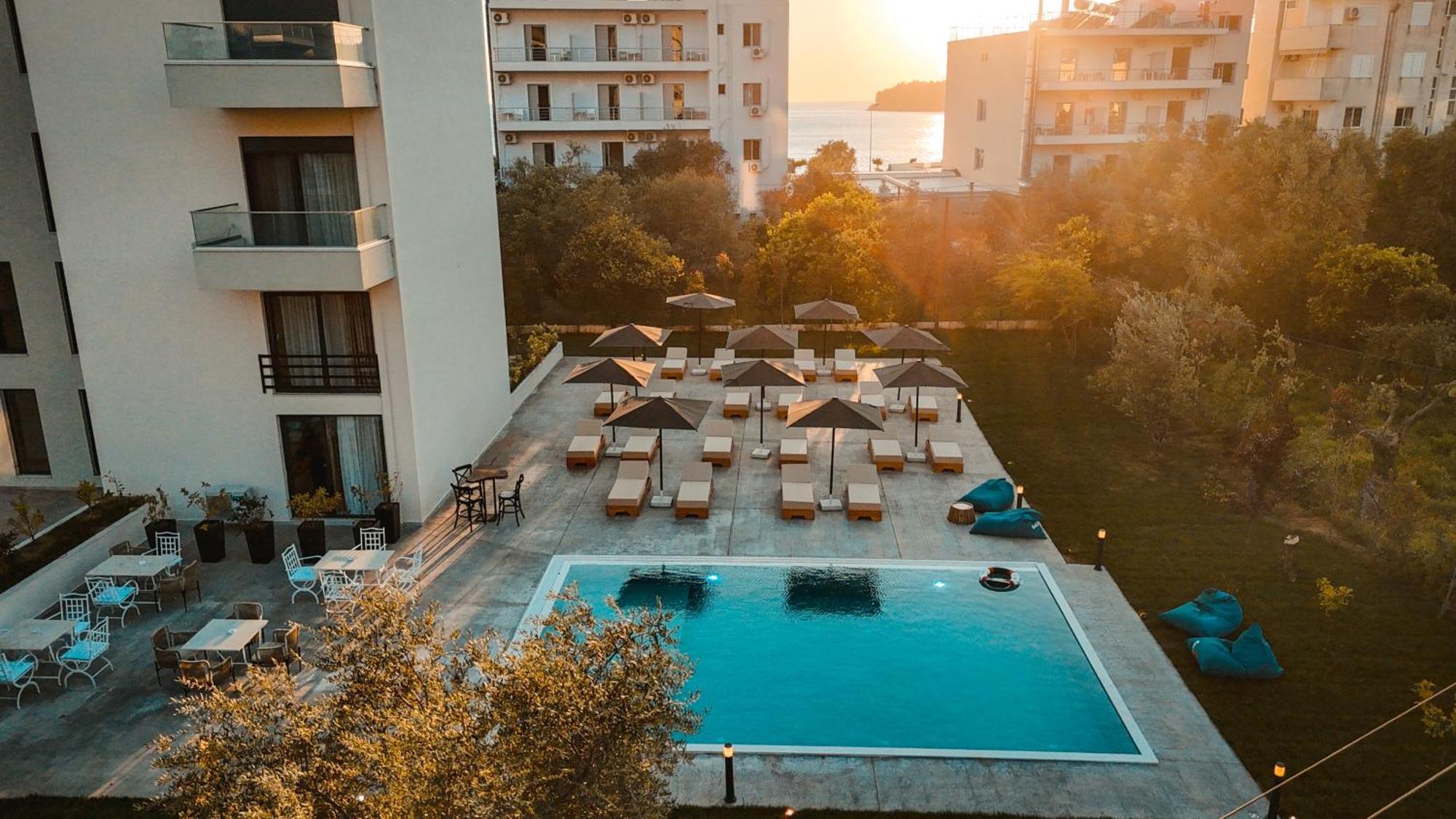 The Blue Wave Hotel Himare Buitenkant foto